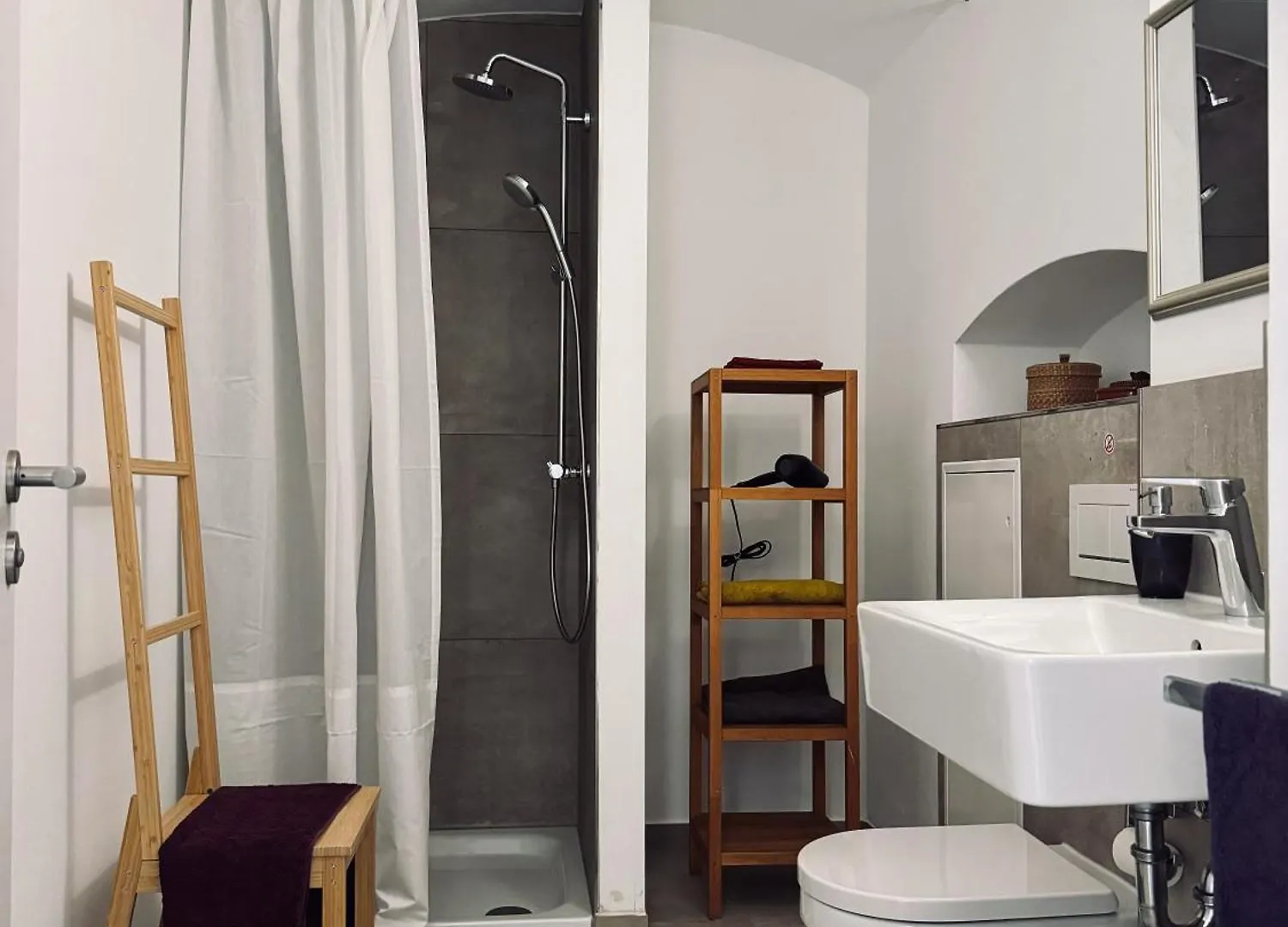 Cosy Castle Appartment Nuernberg - Charmanter Souterrain Altbau Germany